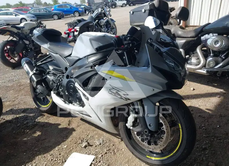 2022 Suzuki GSX-R600 фото