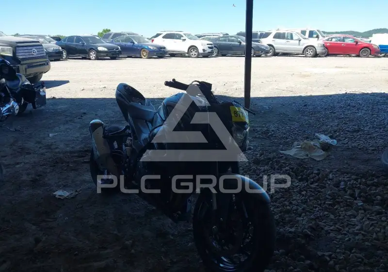 2022 Suzuki GSX-S750 фото