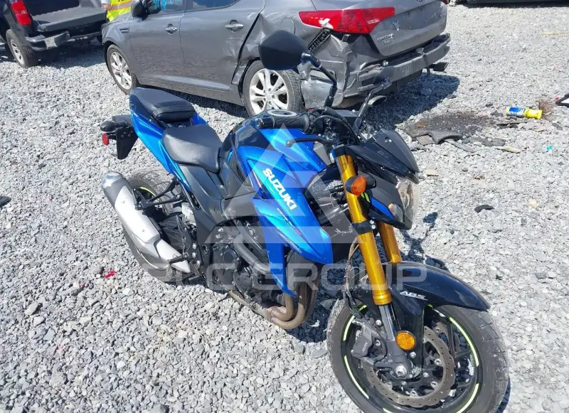 2022 Suzuki GSX-S750 фото