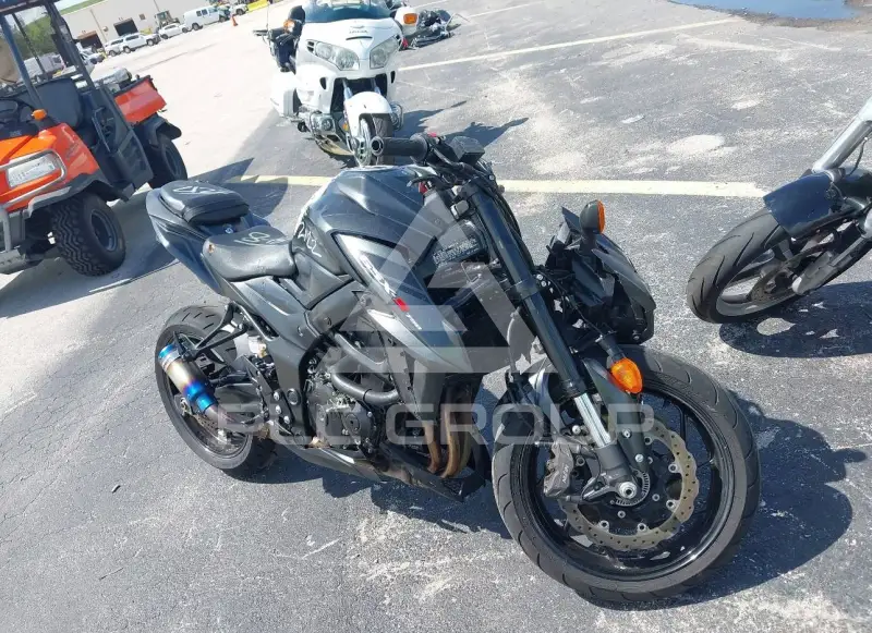 2022 Suzuki GSX-S750 photo