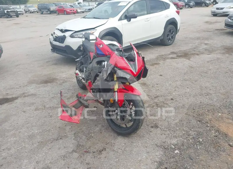 2022 Honda CBR1000 фото