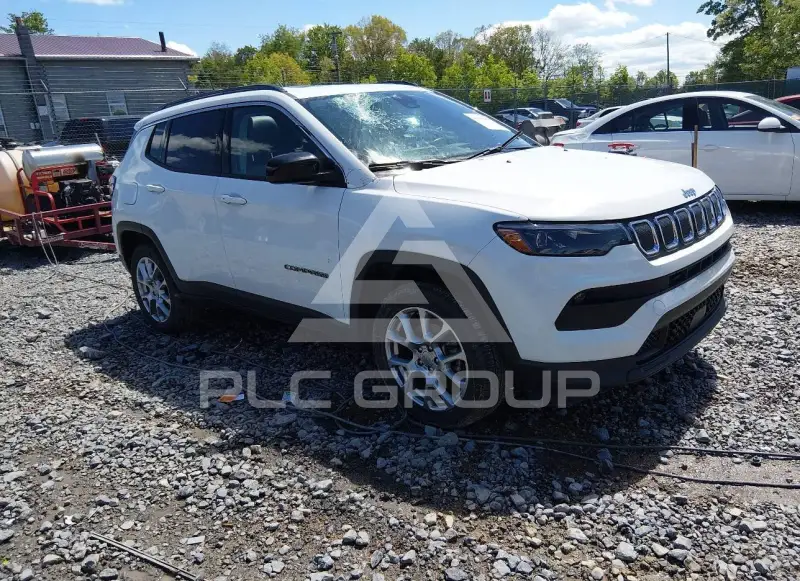 2022 Jeep COMPASS photo