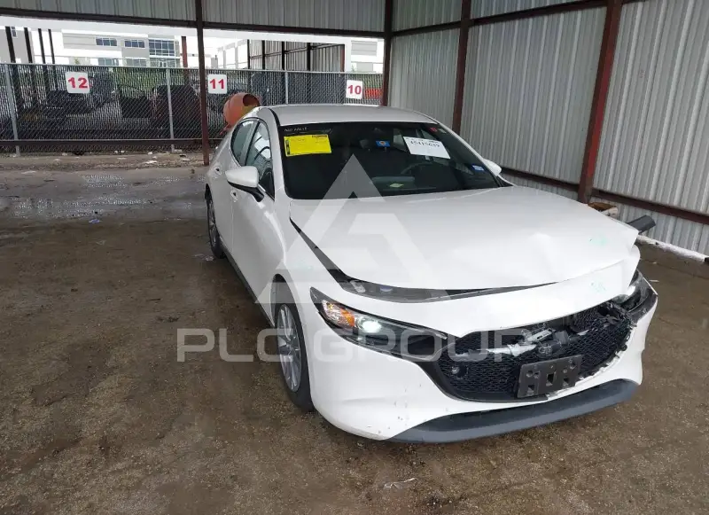 2022 Mazda 3 photo