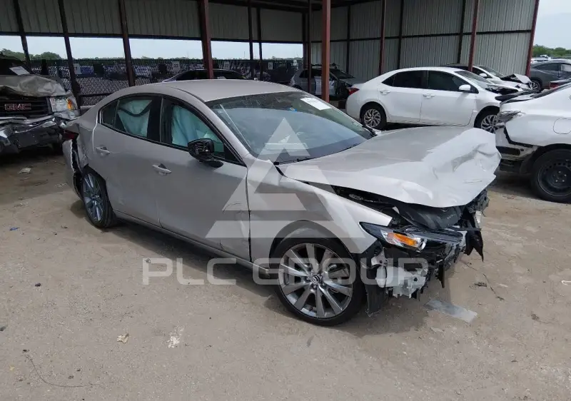 2022 Mazda 3 photo