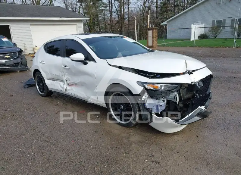 2022 Mazda 3 photo