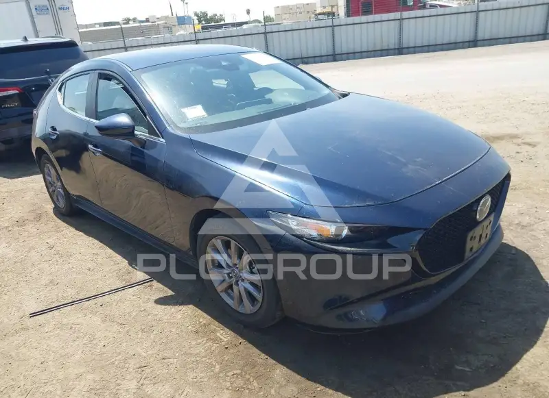 2022 Mazda 3 photo
