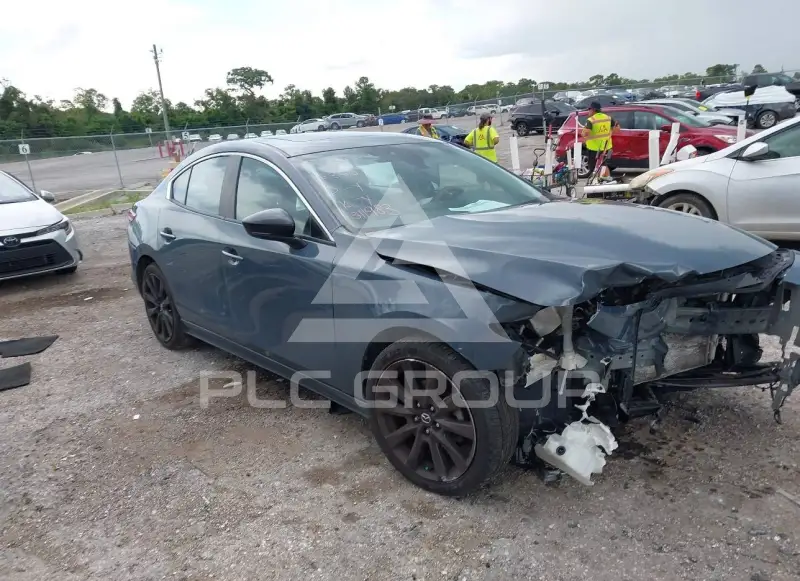 2022 Mazda 3 photo