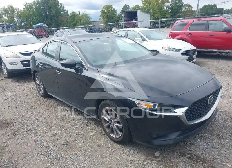2022 Mazda 3 photo