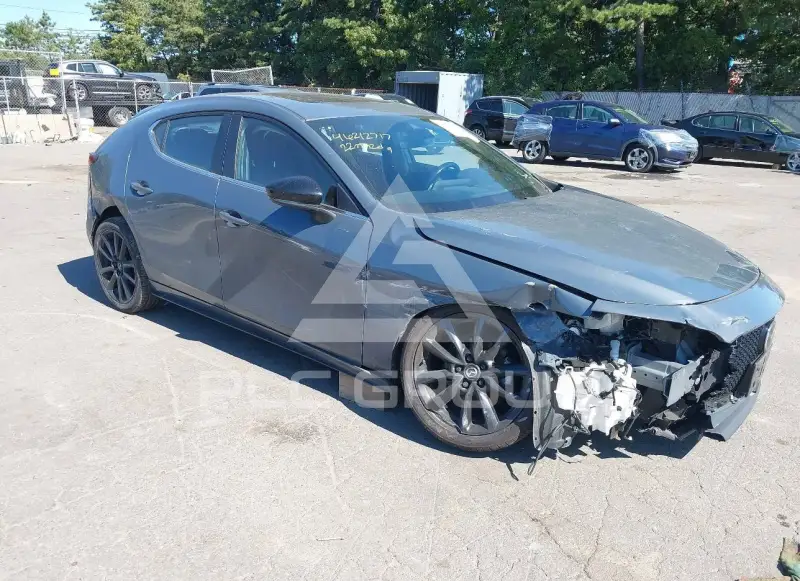 2022 Mazda 3 photo