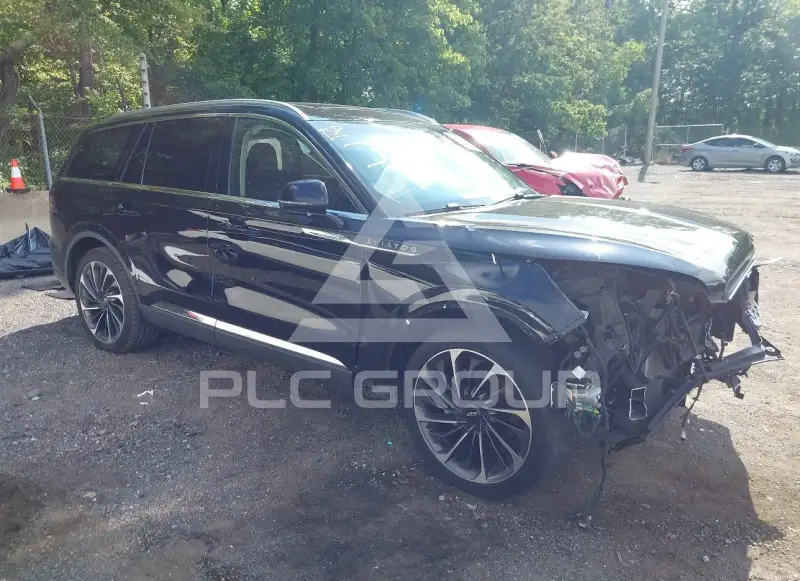 2022 Lincoln AVIATOR photo