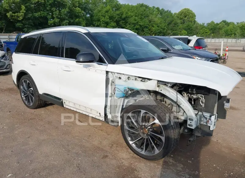 2022 Lincoln AVIATOR photo