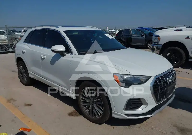 2022 Audi Q3 фото
