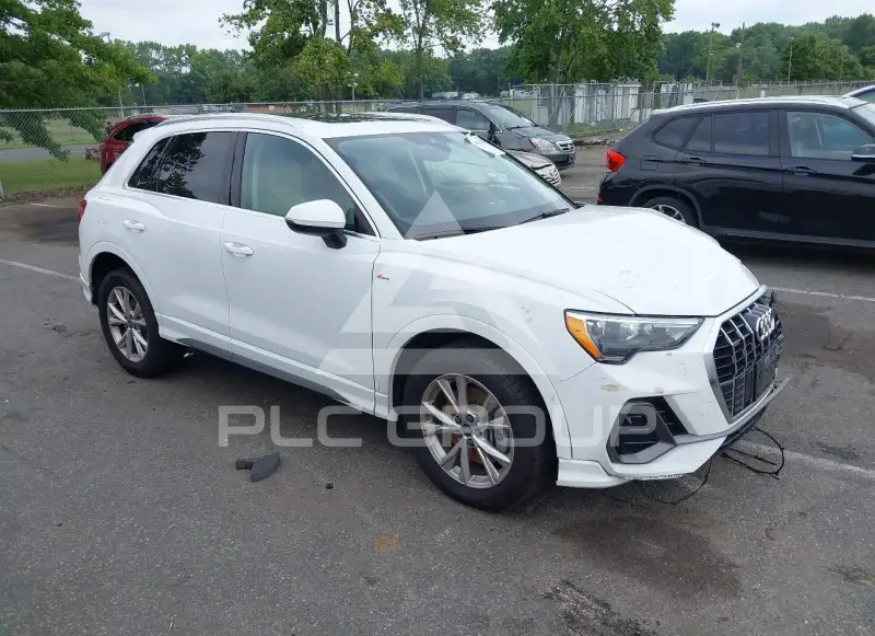 2022 Audi Q3 фото