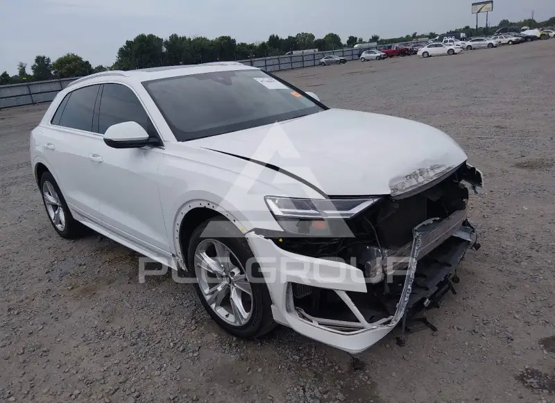 2022 Audi Q8 фото