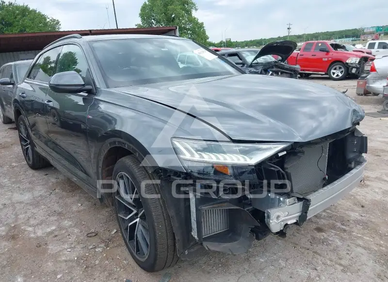 2022 Audi Q8 фото