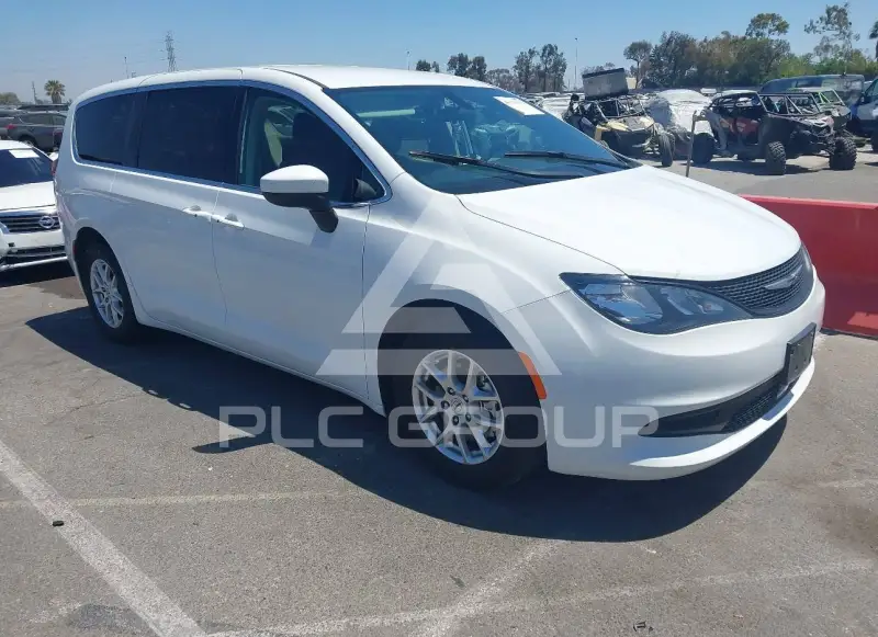 2022 Chrysler VOYAGER фото