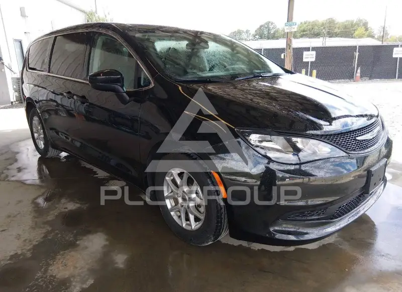 2022 Chrysler VOYAGER фото