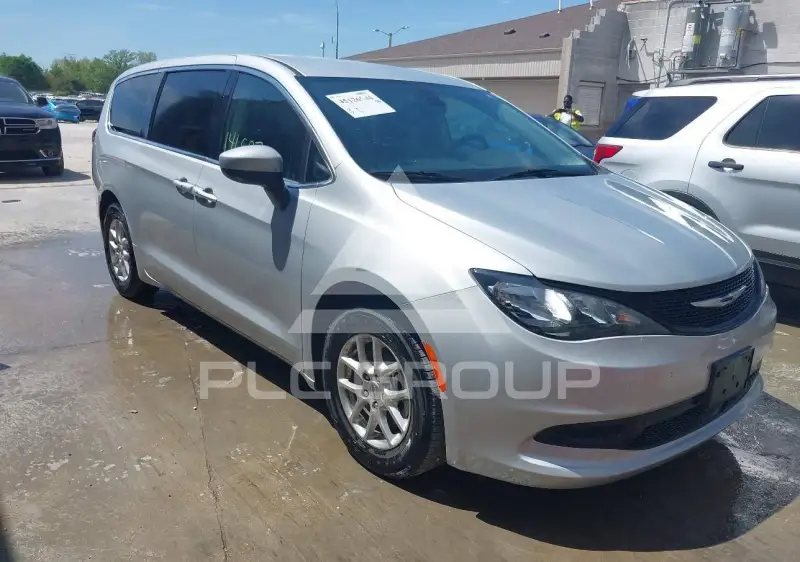 2022 Chrysler VOYAGER фото