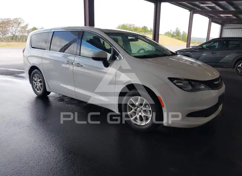 2022 Chrysler VOYAGER фото
