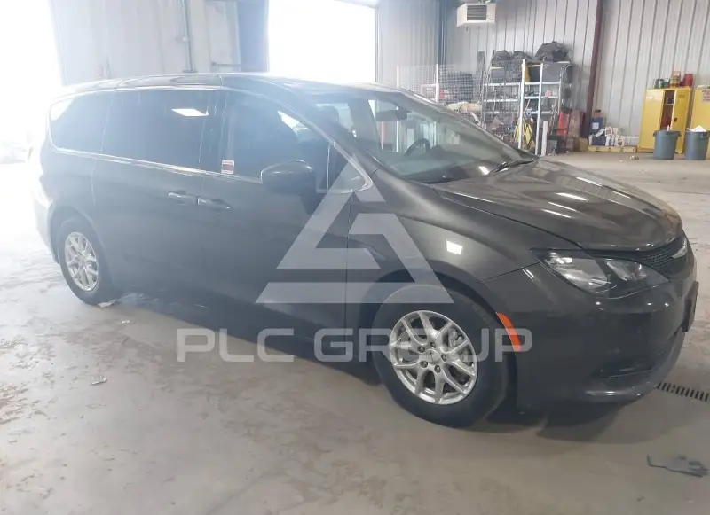 2022 Chrysler VOYAGER фото