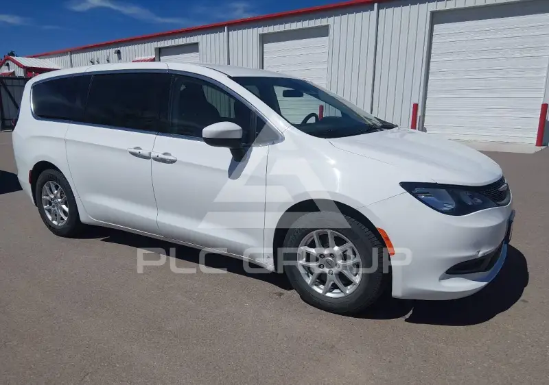 2022 Chrysler VOYAGER фото