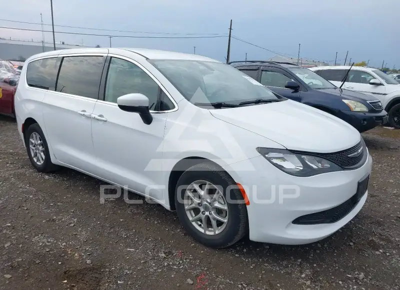 2022 Chrysler VOYAGER photo