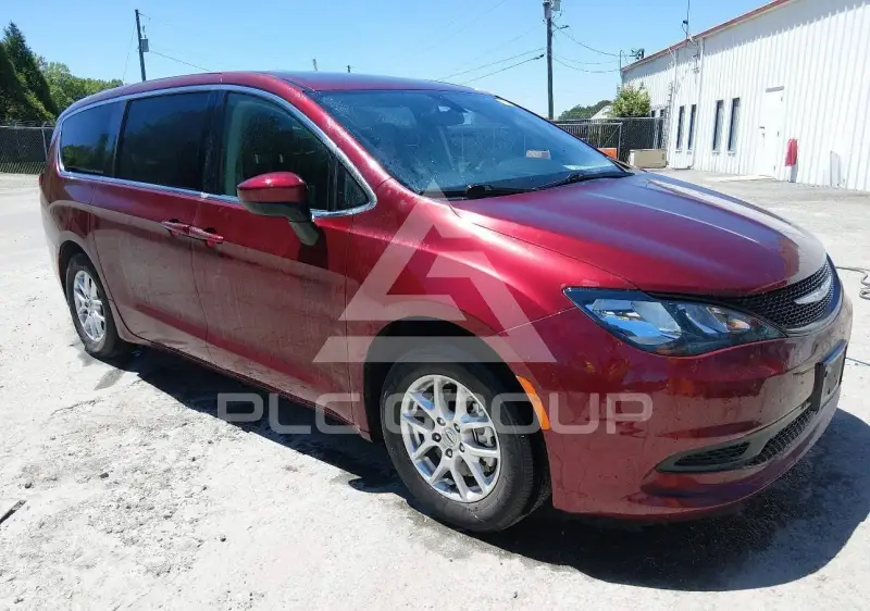 2022 Chrysler VOYAGER фото