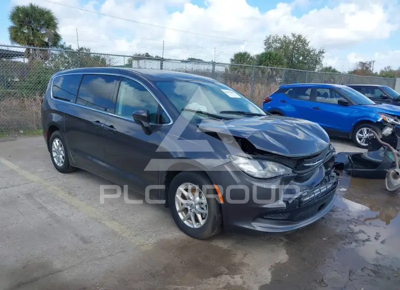 2022 Chrysler VOYAGER фото