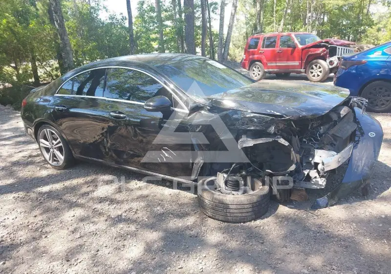2022 Mercedes Benz Cla 250 фото