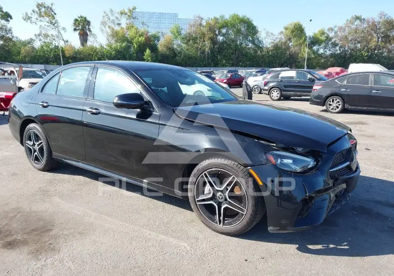 2022 Mercedes Benz E 350 фото