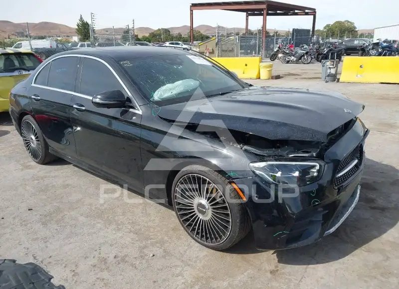 2022 Mercedes Benz E 350 фото