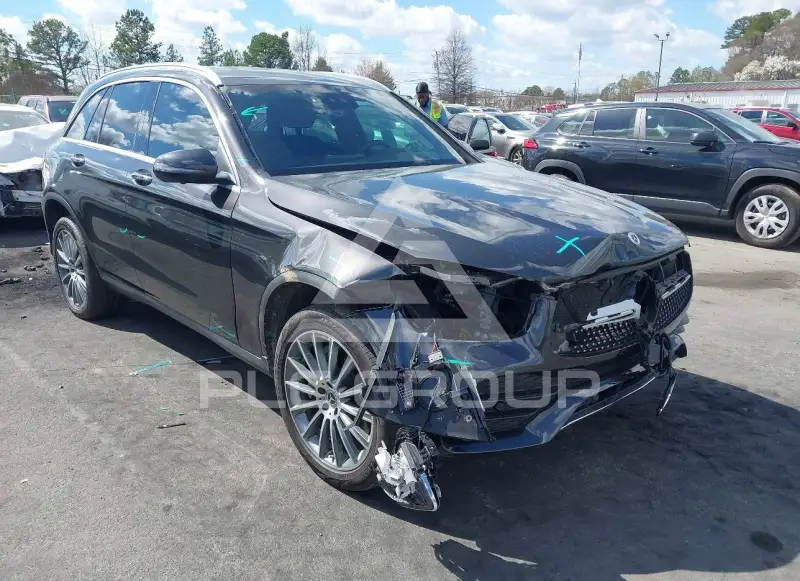 2022 Mercedes Benz GLC 300 фото