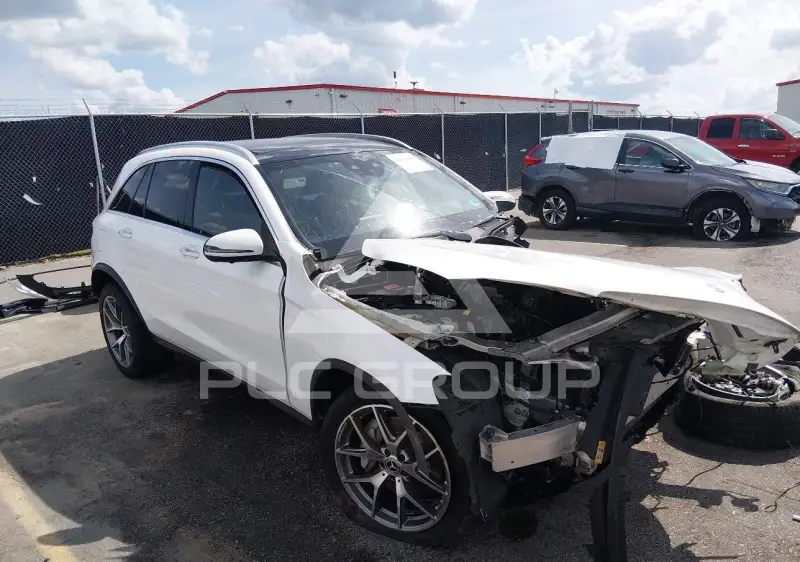 2022 Mercedes Benz GLC 300 фото