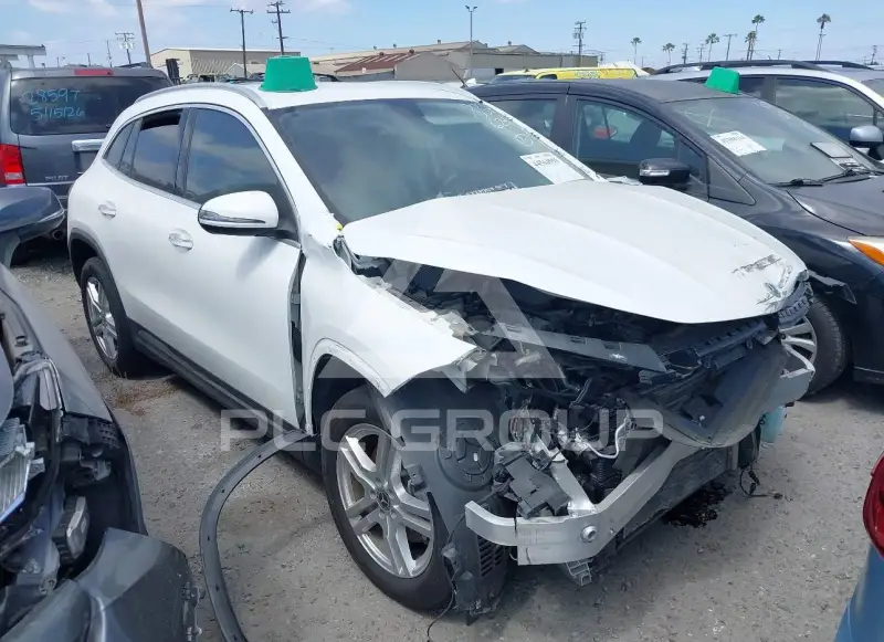 2022 Mercedes Benz GLA 250 photo