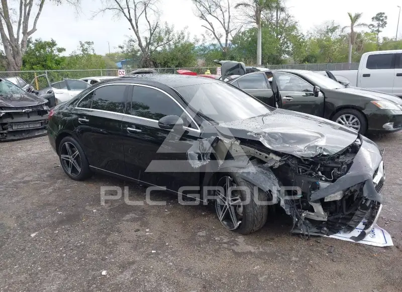 2022 Mercedes Benz A 220 фото