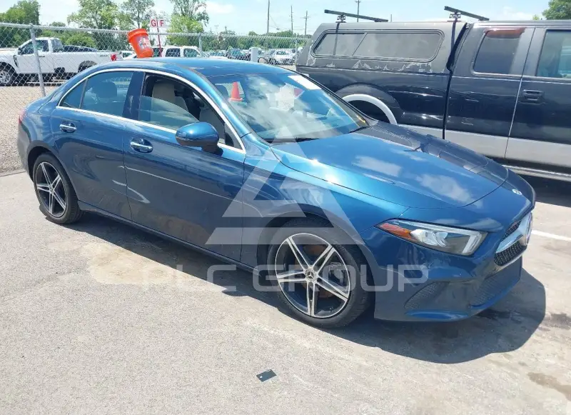 2022 Mercedes Benz A 220 photo