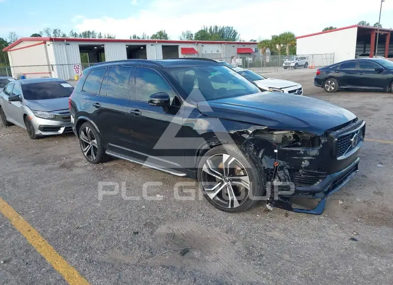 2022 Volvo XC90 фото