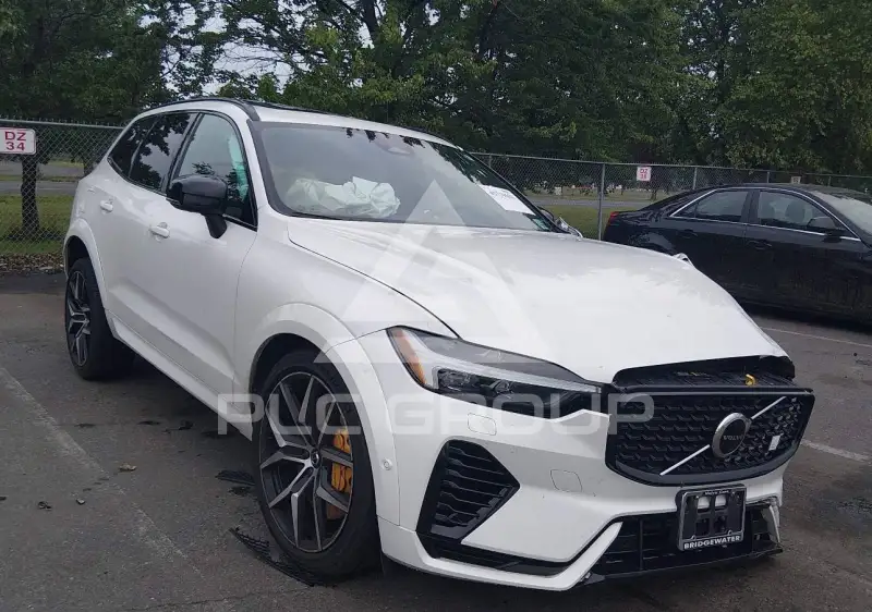 2022 Volvo XC60 photo