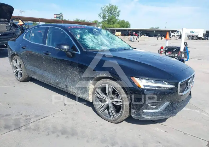 2022 Volvo S60 фото