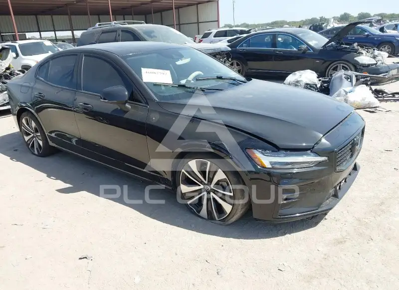 2022 Volvo S60 фото