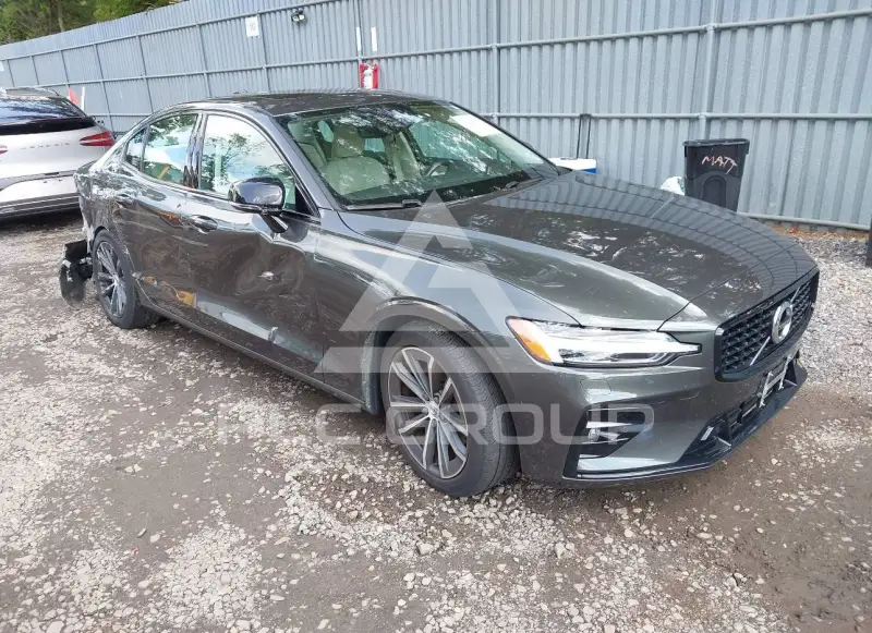 2022 Volvo S60 photo
