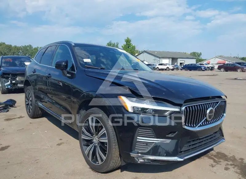 2022 Volvo XC60 фото
