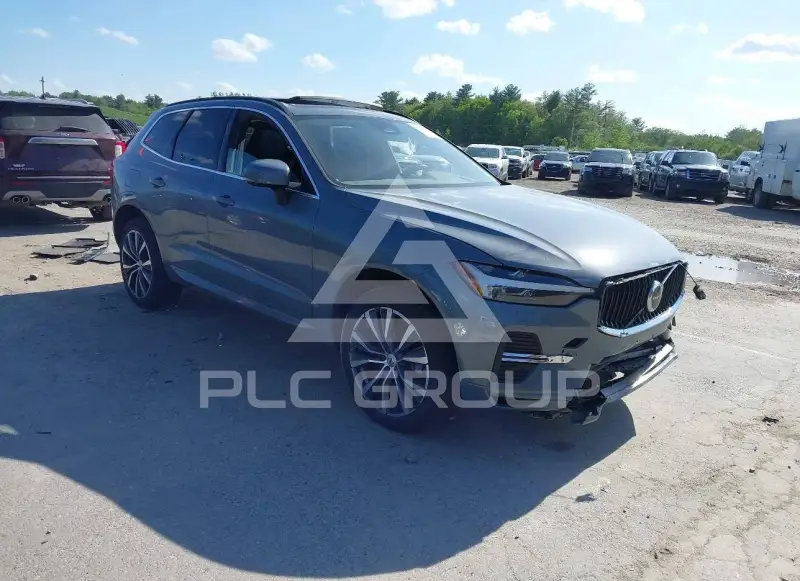 2022 Volvo XC60 photo