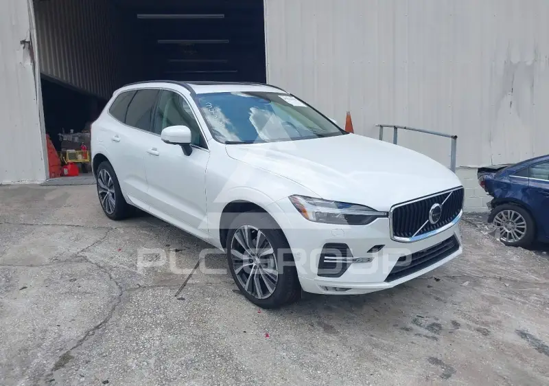 2022 Volvo XC60 фото