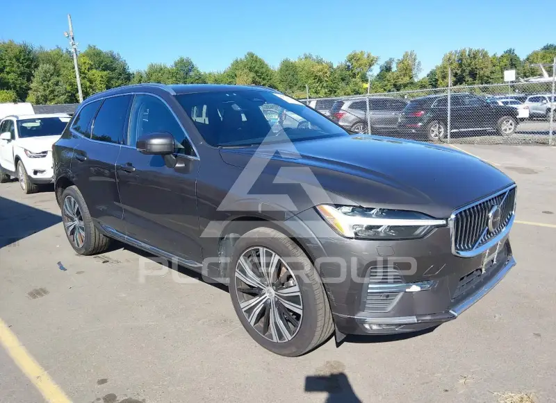 2022 Volvo XC60 photo