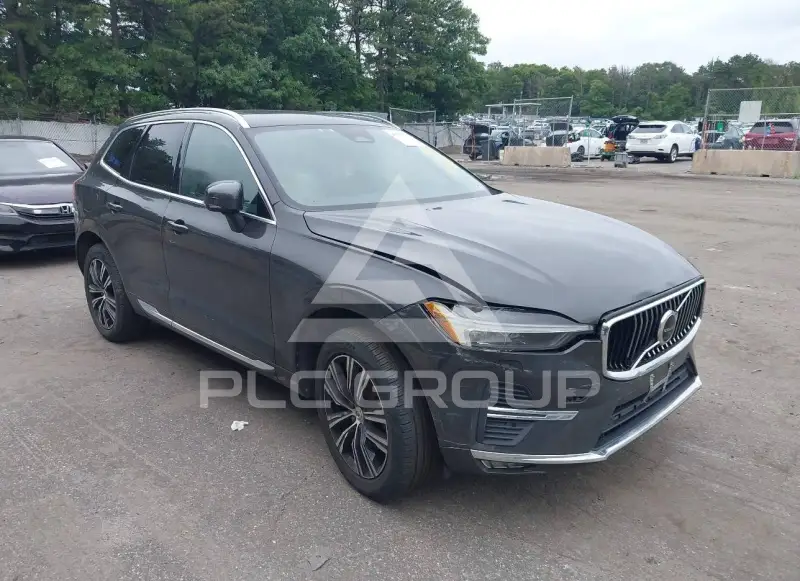 2022 Volvo XC60 фото