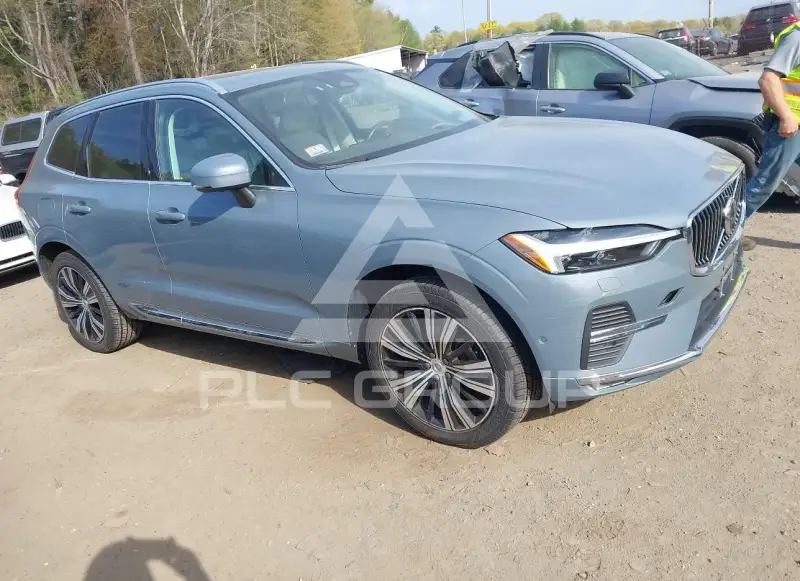 2022 Volvo XC60 photo