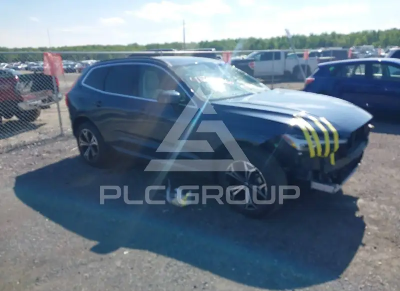 2022 Volvo XC60 фото