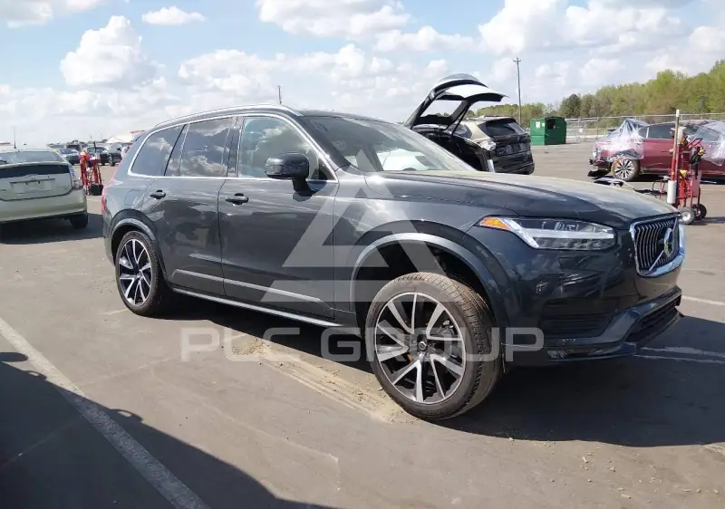 2022 Volvo XC90 фото