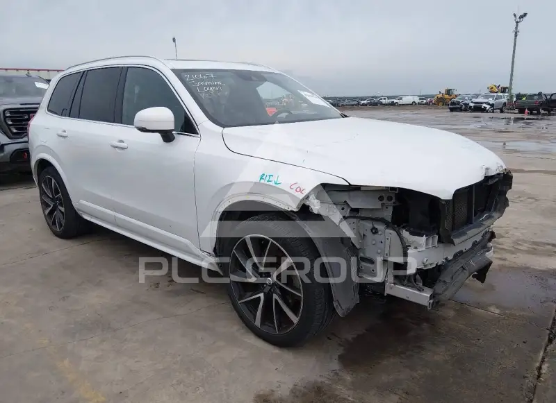 2022 Volvo XC90 photo